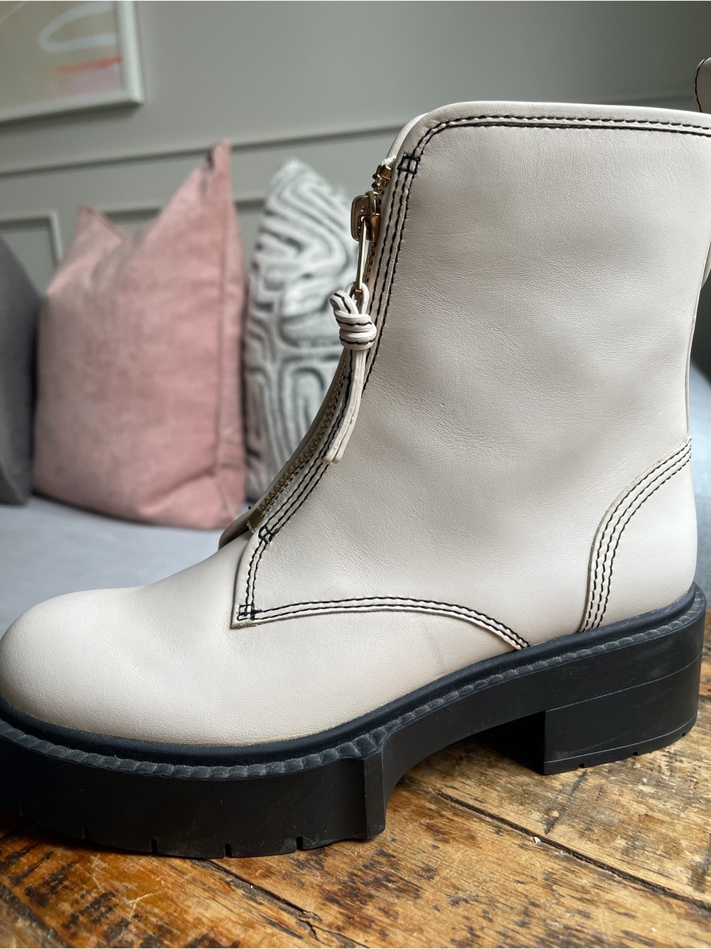 Coach Lisa Bootie Chalk/White Ankle Boots SZ 5B (35.5) with zip closure